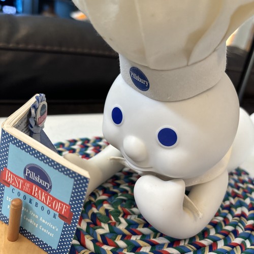 Muñeca Pillsbury Doughboy 1999 “Recipe Time” porcelana 10” colección Danbury como nueva - Imagen 9 de 13