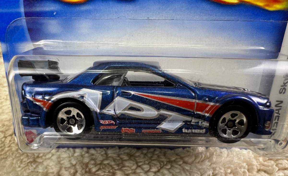 スカイライン　コレクション Amazon.com: Hot Wheels '69 Nissan Skyline Van, 2020