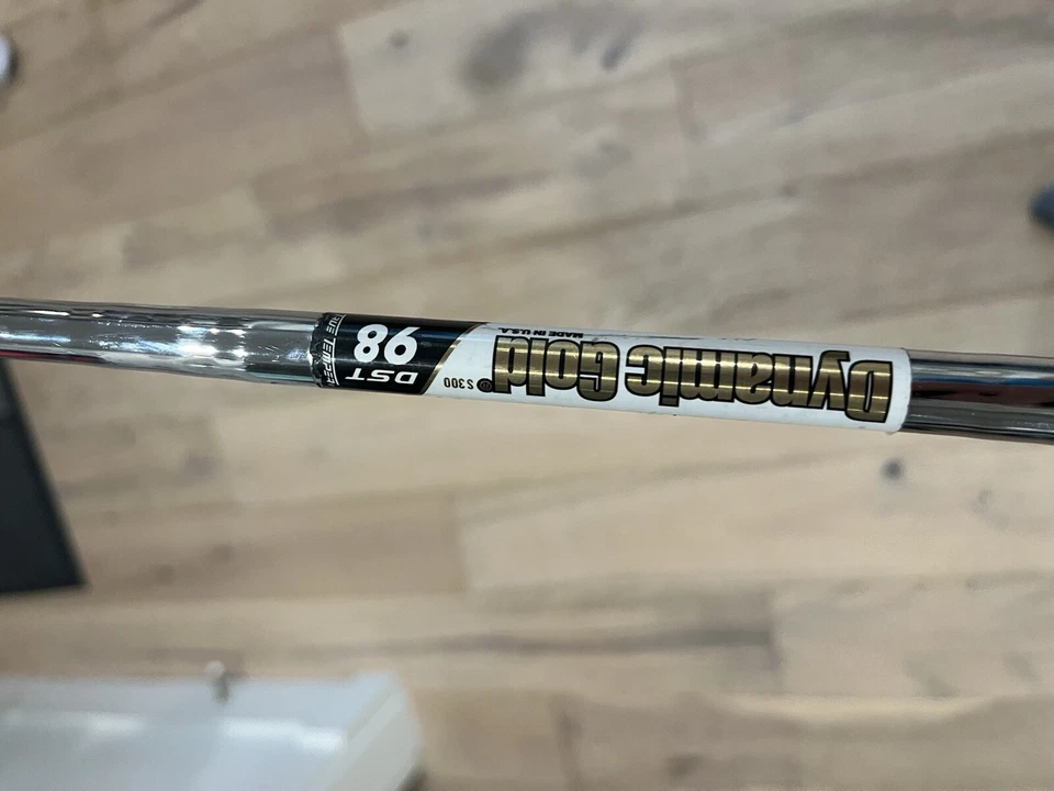 Cleveland Launcher UHX 4 Iron Dynamic GOLD S300 Shaft - Image 2 of 4