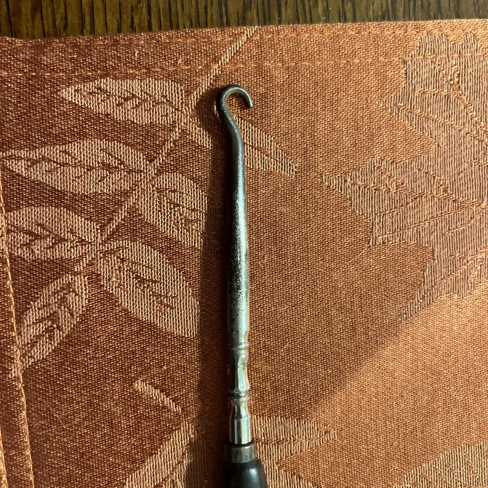 Antiguo Gancho Botón Bota Victoriano Decoración Metal Ornamentado en Mango Madera Ébano Foto 4 de 4