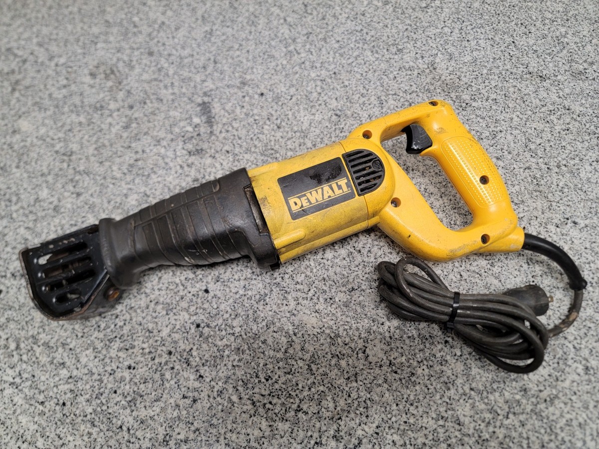 Variable Speed Dewalt Corded Reciprocating Saw With Case DeWalt