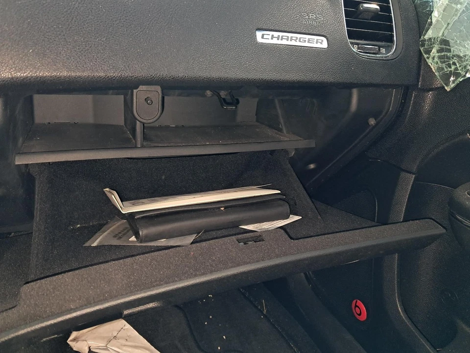 Guantera usada se adapta a: Dodge Charger 2014 grado A Foto 2 de 4