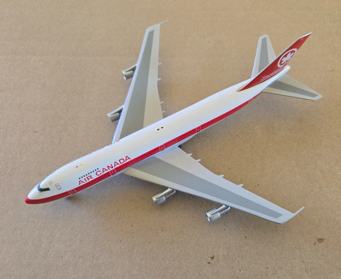 AeroClassics Boeing 747 1:400 Contemporary Diecast Aircraft