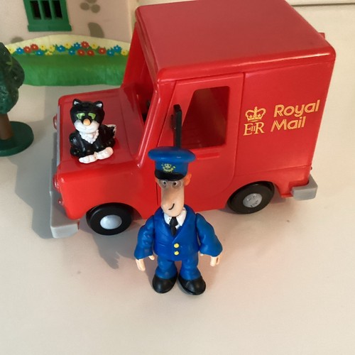 Postman Pat Greendale Post Office Playset with Vehicles and Figures - Picture 5 of 9