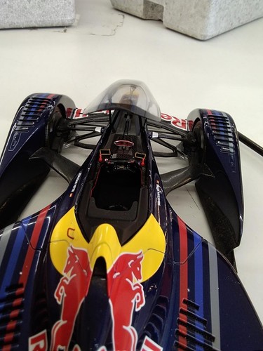 Auto Art 1/18Gran Turismo Red Bull X201 1/18 Gran X2010 - Picture 4 of 11