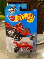 2017 Hot Wheels Street Beasts Turbo Rooster 89/365 - Rot 1:64 Modellauto