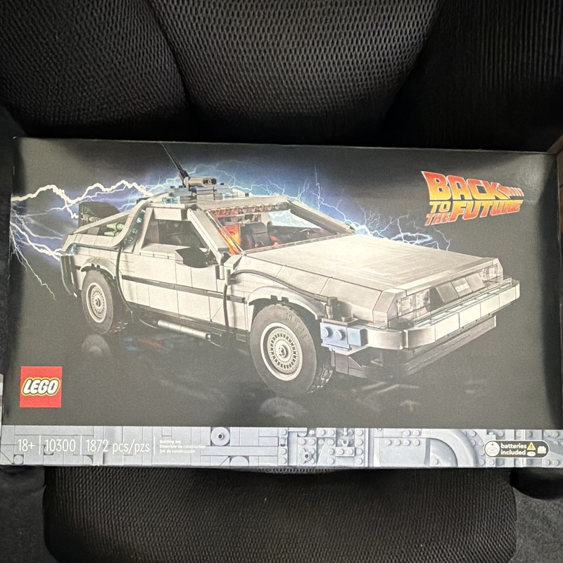 LEGO Icons Back to the Future Time Machine 10300 1872pcs 18+ Batteries