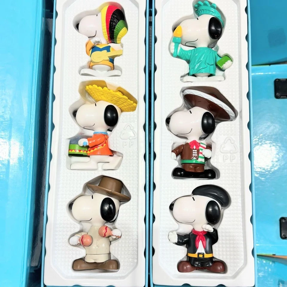 Snoopy Rare Mcdonald'S World Tour 2 Figure Set Limited Edition Used - Image 2 of 4