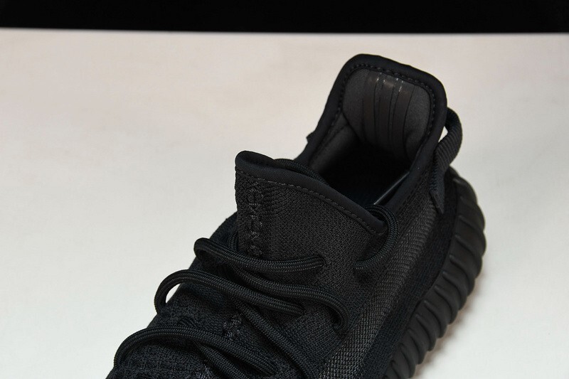 【最終値下げ】YZY(YEEZY) x Gosha WB-01 サイズ3ブラック Yeezy YZY Black Hoodie Kanye West Gosha Rubchinskiy Boxy