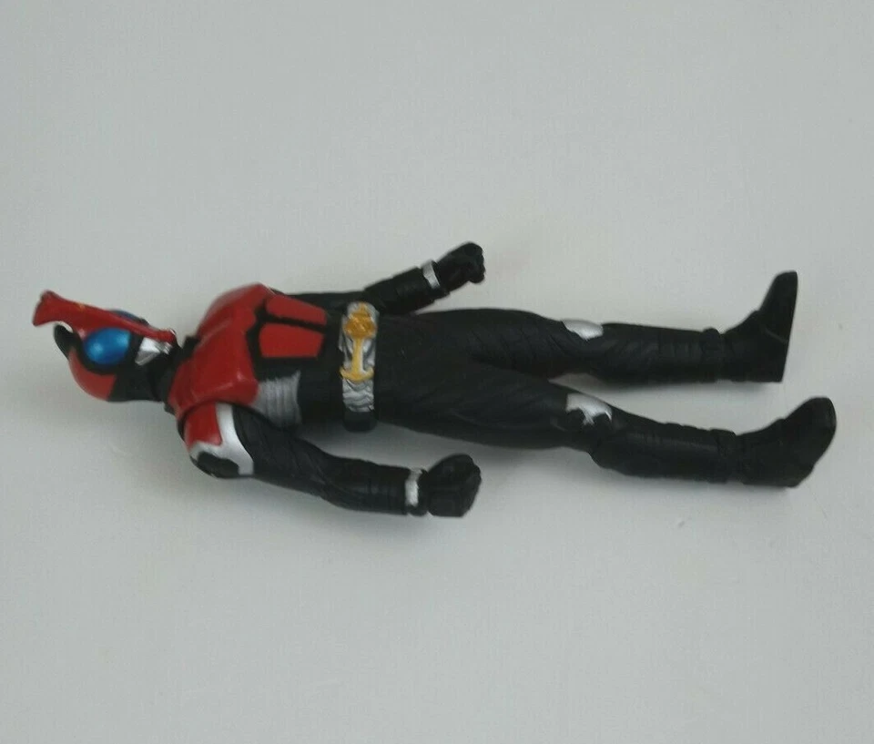 Виниловая фигурка 2008 Bandai Japan Kamen Rider Kabuto Rider Form 4,25 дюйма - Изображение 2 из 4