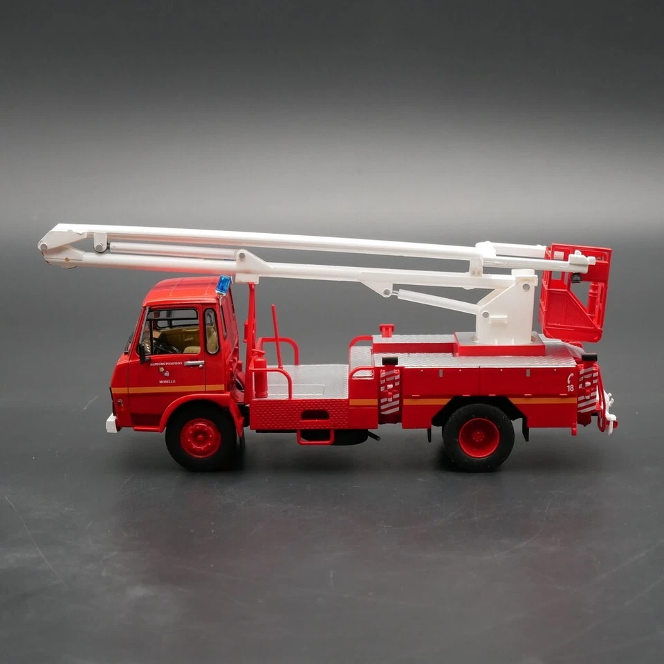 Ixo 1:43 Truck Fire Engine Berliet KB 770 Diecast Car Model Metal Toy Vehicle - Image 2 of 4