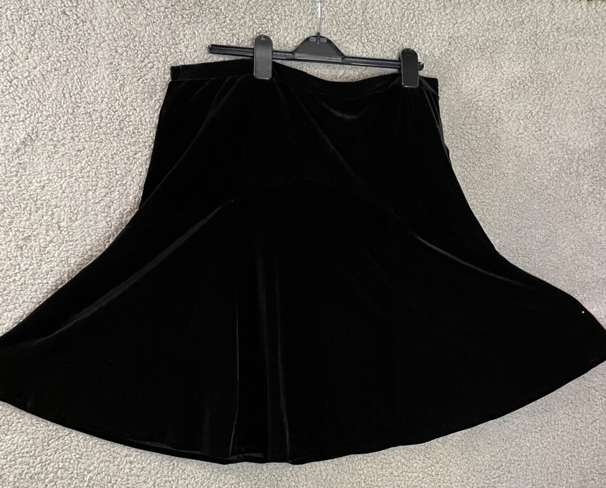 スカート vintage Black velvet flared long skirt vintage Black velvet flared long skirt スカート