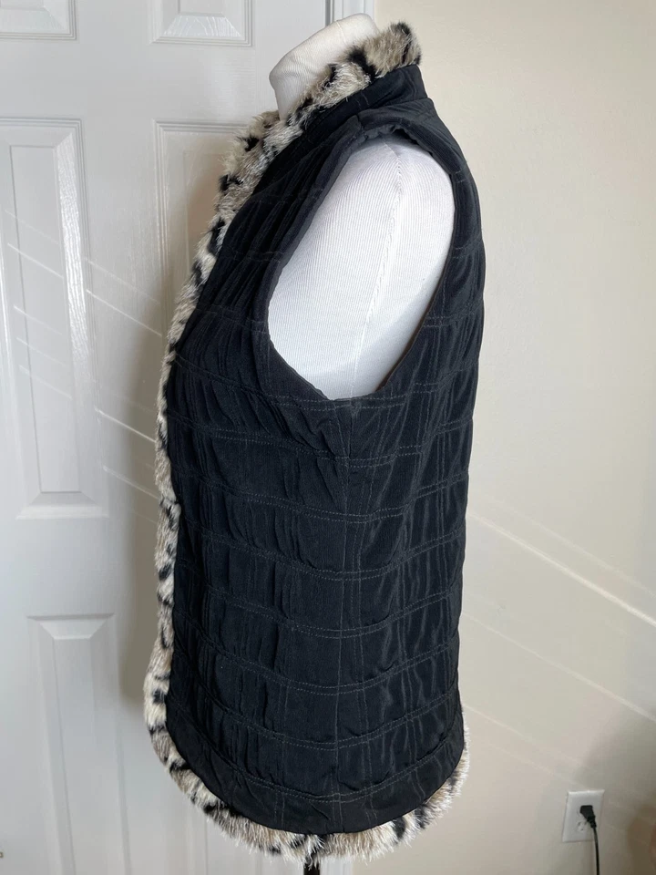 Chicos Travelers Quilted Vest Jacket Size 0 Small Black Faux Fur Leopard Trim - Image 3 of 4