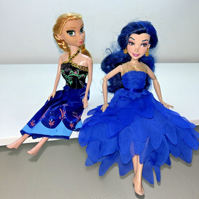 Lot of 2 Disney Dolls Descendants Evie and Frozen Anna