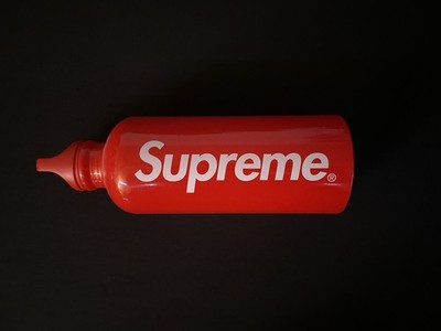 Supreme SIGG Traveller Water Bottle 0.6L Red | eBay