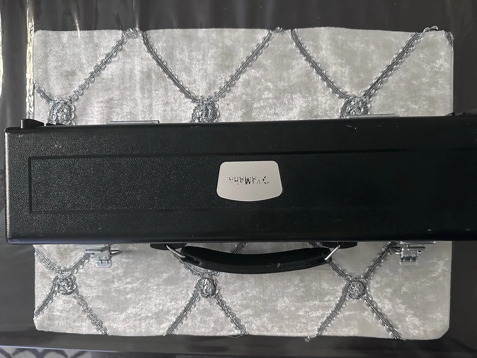 Yamaha YFL-221 Silver-Plated Flute with Case and Pads Made in Indonesia - Image 2 of 2