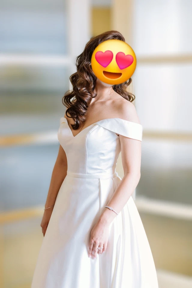 Impresionante vestido de novia satinado línea A fuera del hombro, talla 4 EE. UU.  Foto 3 de 4