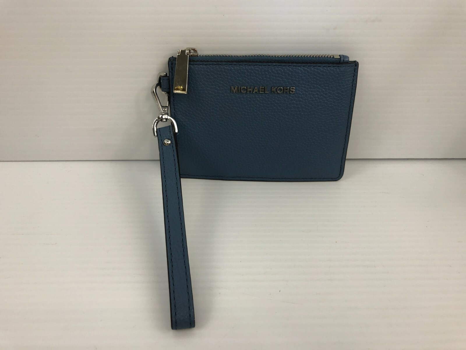mk small wristlet