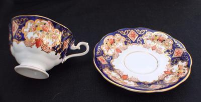 Vintage 1979 ROYAL ALBERT Bone China England HEIRLOOM Set Cup