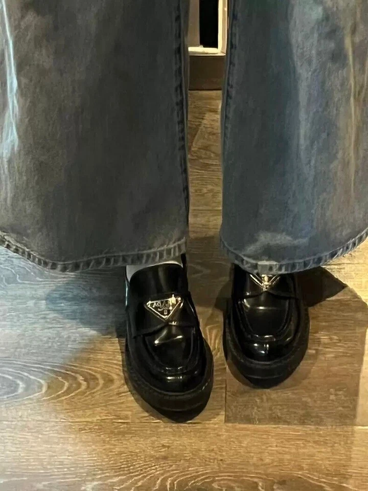 Zapatos mocasines informales clásicos de cuero con logotipo de triángulo para mujer talla 34-42 Foto 3 de 4