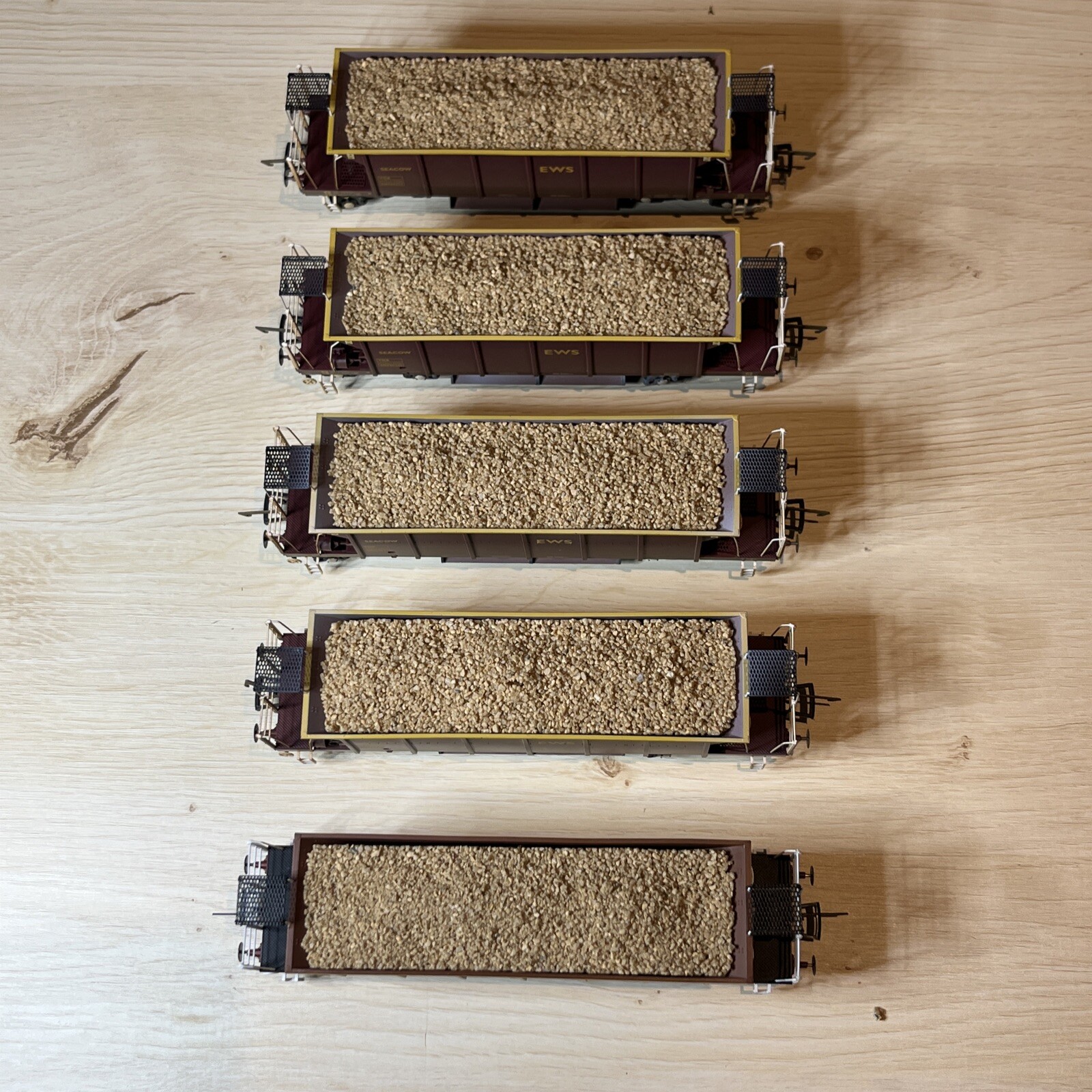 Hornby EWS Seacow Ballast Hoppers (R6846, R6286) Rake of 5