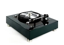 Restored Thorens TD145 turntable with automatic shut-off green and black
