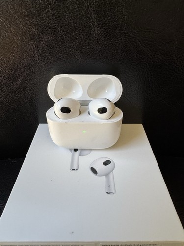 Apple AirPods 3rd Generation With MagSafe Charging Case - Zdjęcie 2 z 3