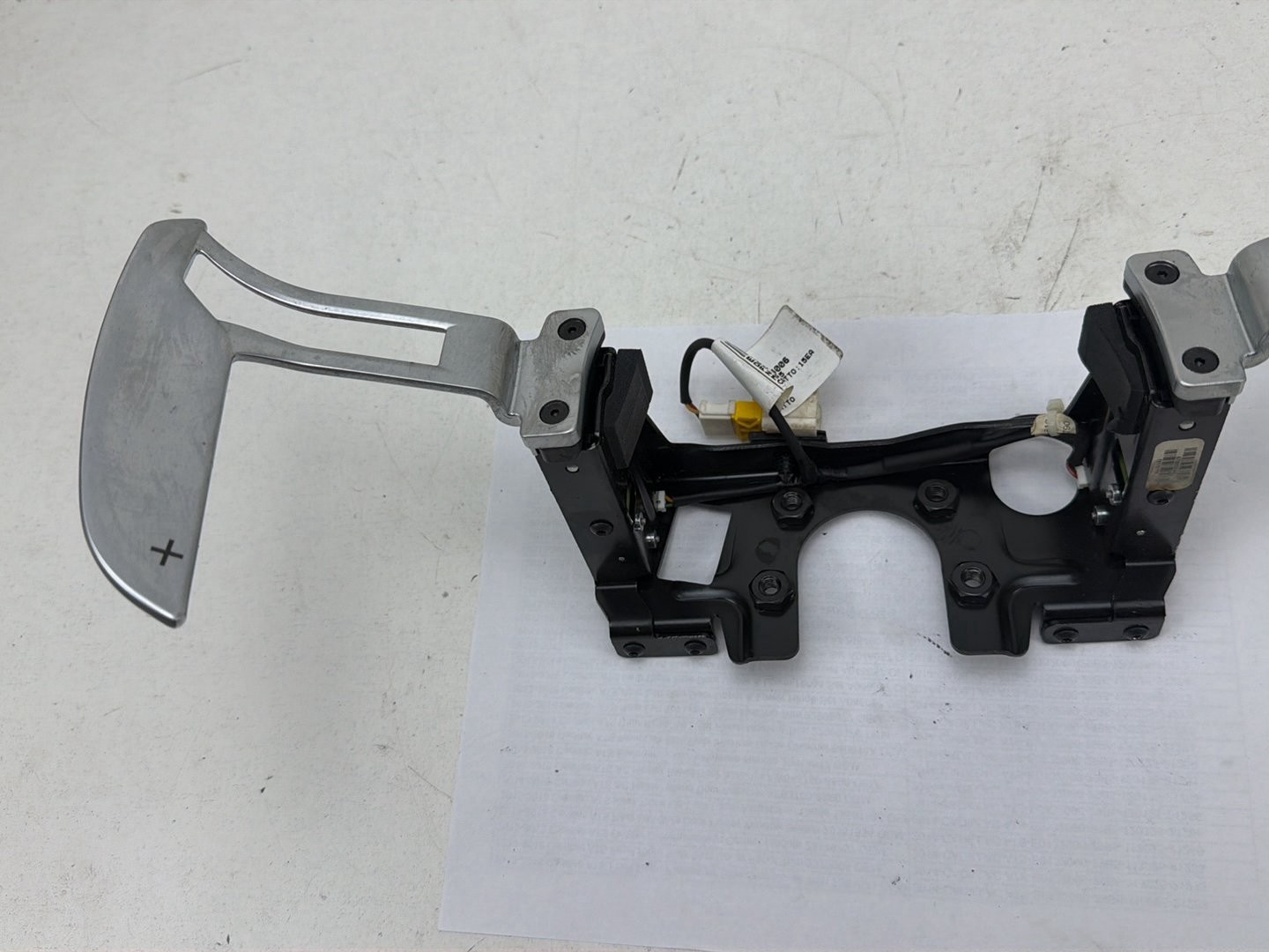 Maserati Ghibli 2014-2017 Front Left Paddle shifter P/N 670065544
