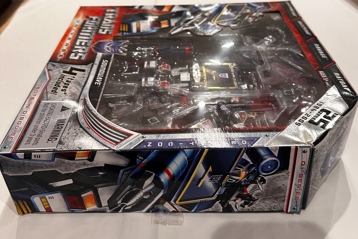 SDCC 2009 Transformers 25th Anniversary Transformers, Sound Wave w