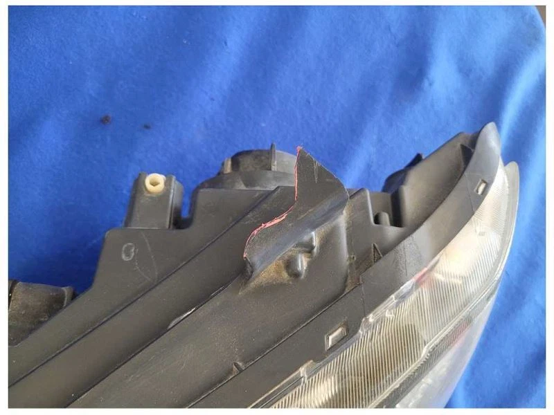 Lámpara de faros delanteros para conductor Pontiac G8 2008-2009 sedán 6,0 L V8 *pestañas de freno* 2529 Foto 3 de 4