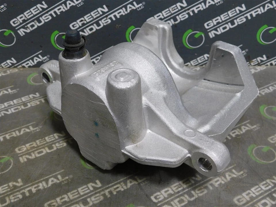 NEW ACDelco 84191287 Rear Passenger Side Disc Brake Caliper Assembly - Image 3 of 4