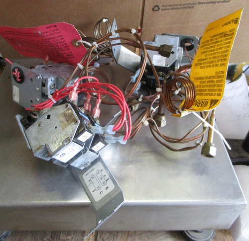 Liebert Pressure Switch Combo 1D15059-P1 Used Cut Outs Lot of 3 Carrier Carlyle