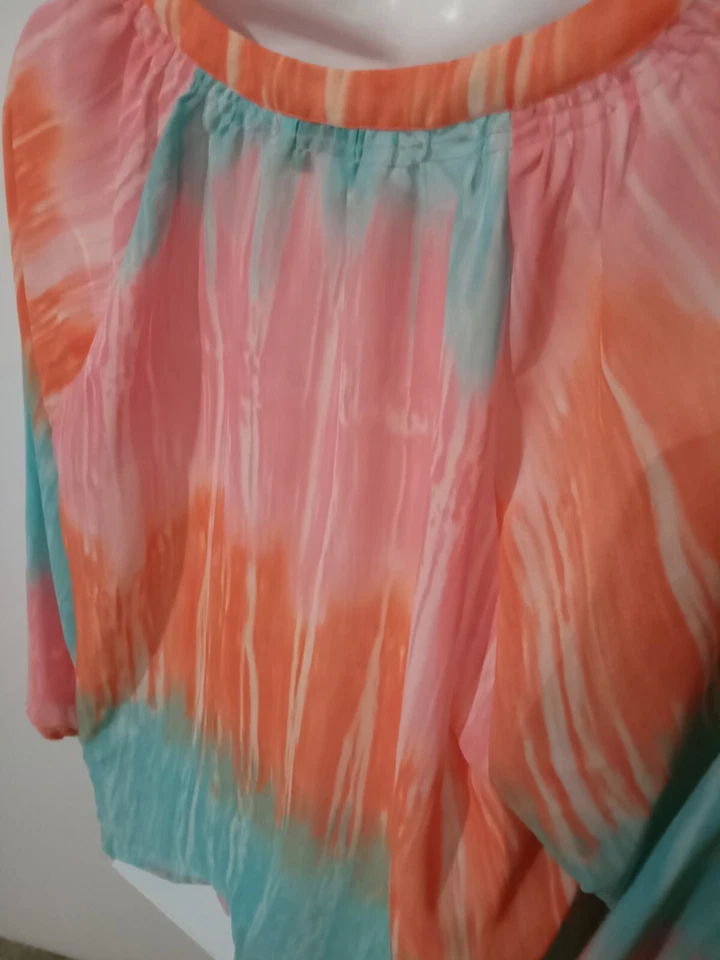 Blusa de gasa SHENANIGANS para mujer 3X Plus estampado colorido pulóver camisa cuello en V Foto 4 de 4