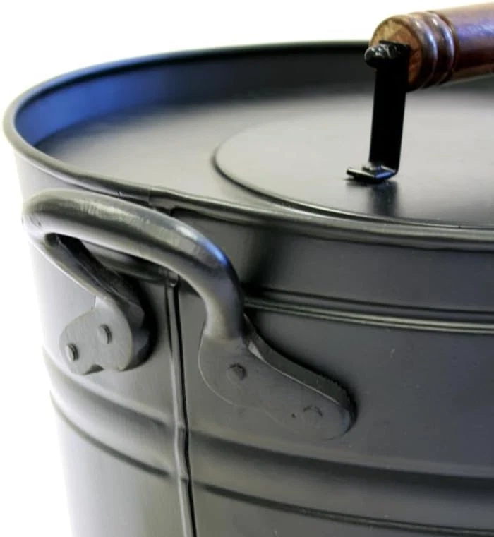 Cubo de cenizas con aislamiento de aire Pilgrim Home and Hearth 19504 Foto 2 de 4