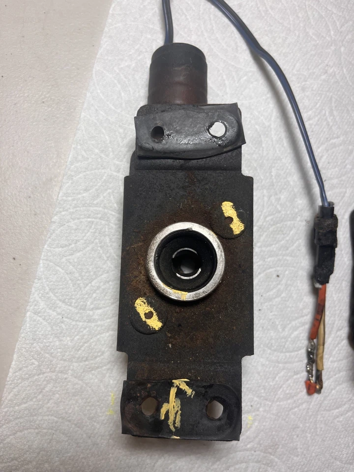 Б/у оригинальный производитель K36589X021 трансформируемый верхний привод защелки для 1990-1992 Infiniti M30 - Изображение 2 из 4