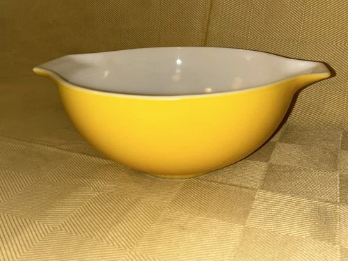 Vintage Pyrex #443 2 1/2Qt Yellow Daisy Cinderella Bowl Excellent++