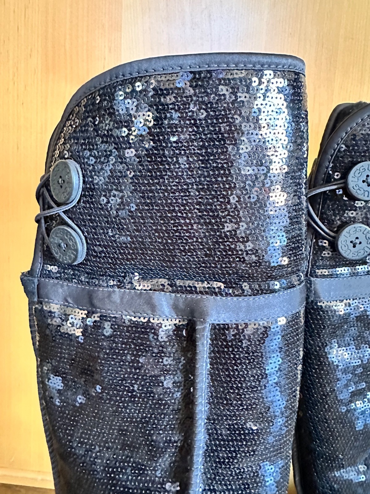 UGG  OVER THE KNEE BAILEY BUTTON SPARKLE 9 BLACK  HOLOGRAM EUC FUR TALL RARE image 7