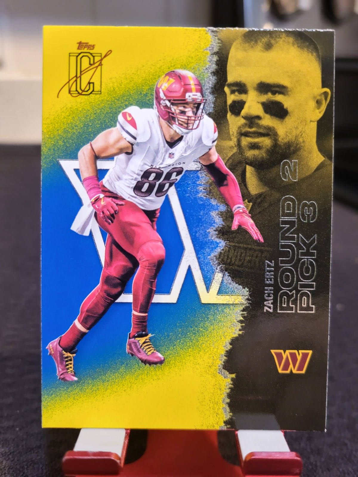 2025 Topps Signature Class - Zach Ertz #100 - Blue & Yellow