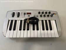 M-Audio Oxygen 8 MIDI Keyboard - Read