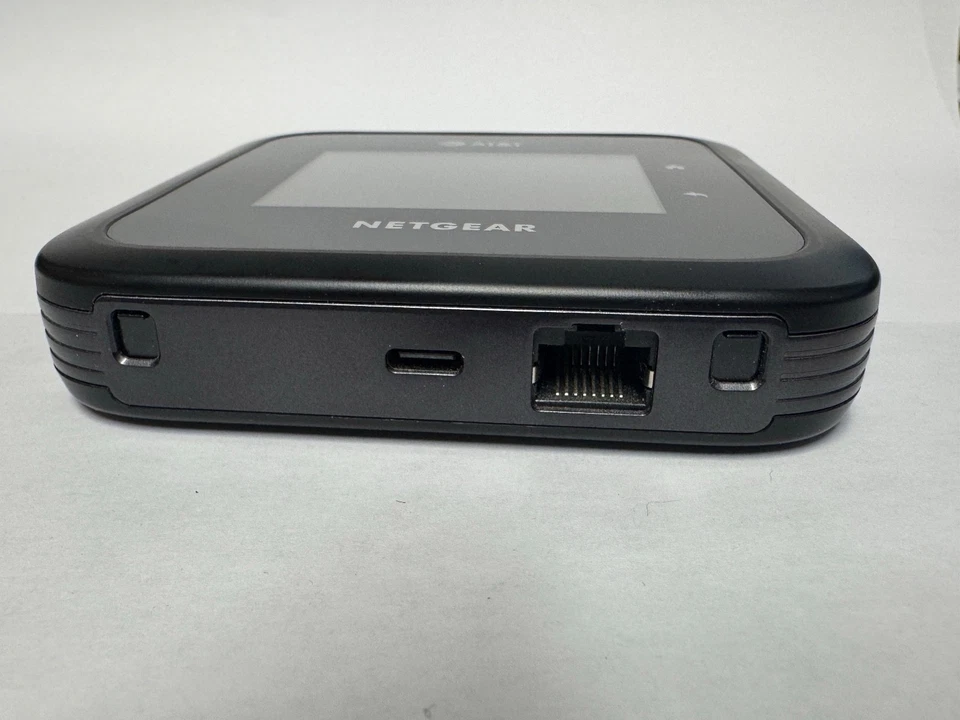 NETGEAR Nighthawk M6 Pro 5G Mobile Hotspot Router (MR6500) AT&T - Image 3 of 4