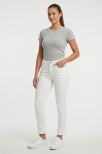 Levi Strauss Signature Gold Women's MidRise Slim Fit Capri Stretch Denim 6 - W28