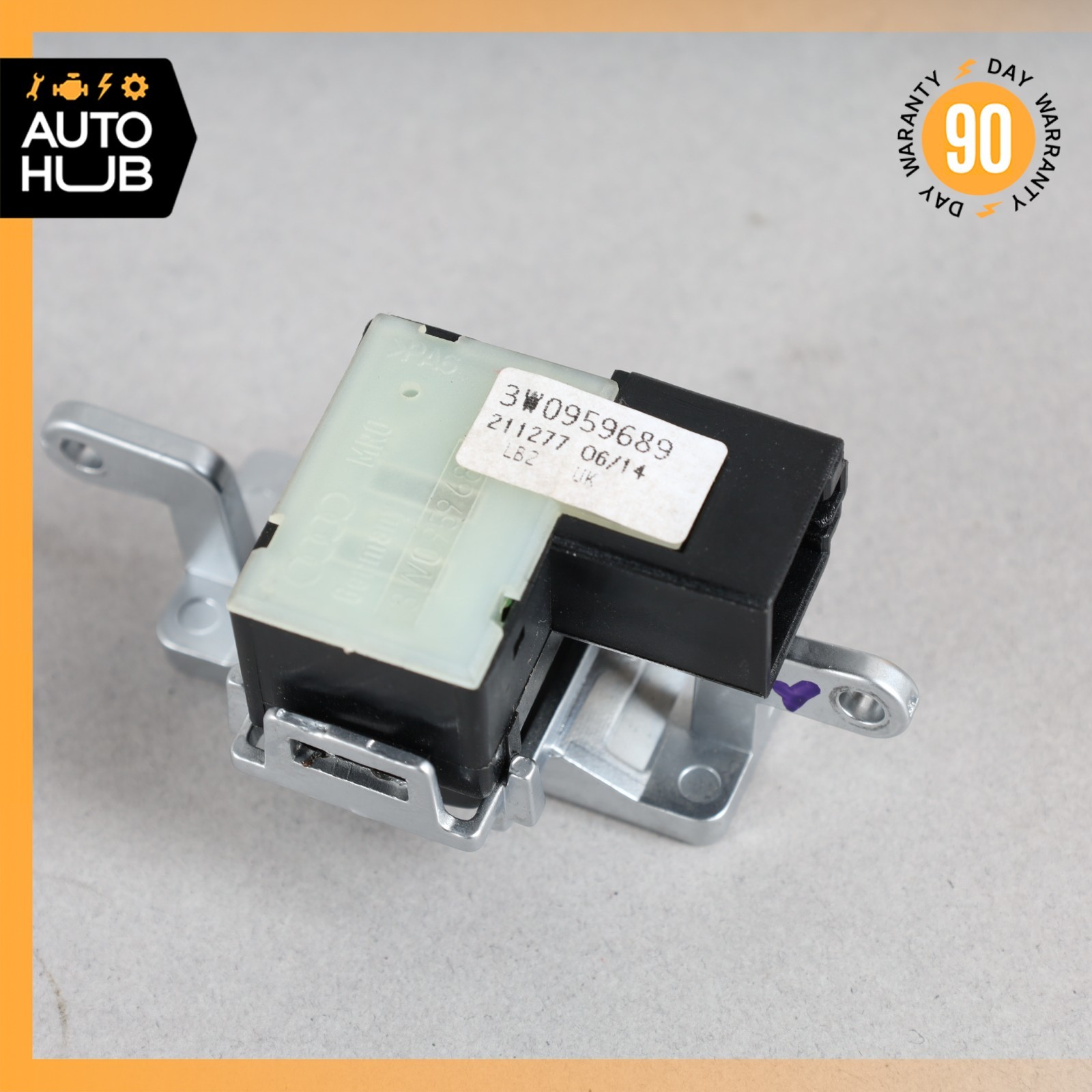 Bentley Flying Spur Rear Right or Left Folding Table Light Control Switch OEM