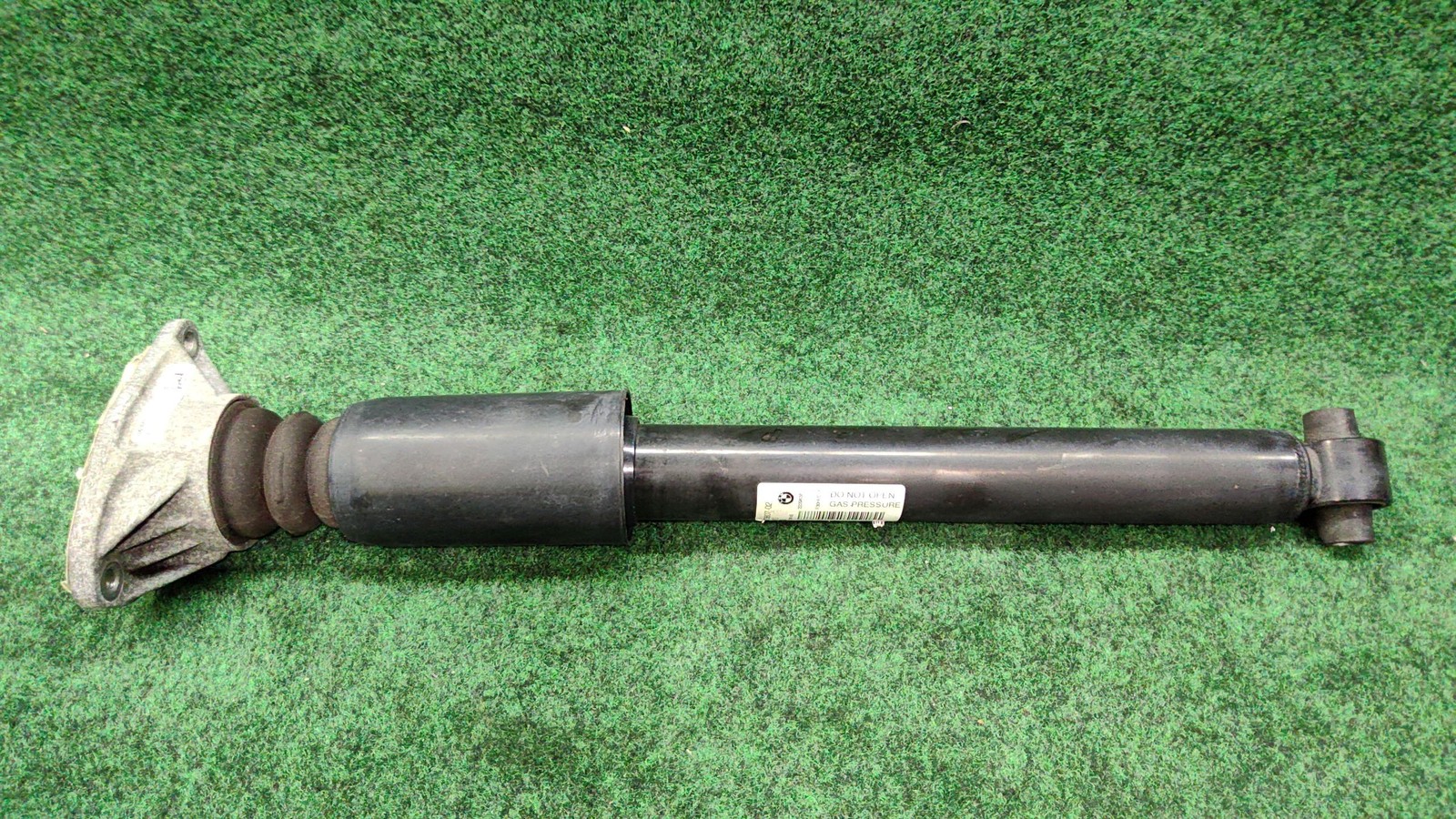 2017-2021 BMW 330i Rear Left Strut Shock Absorber OEM 33526873807 33506862725