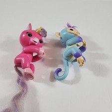 Lot of 2 Fingerlings Interactive Toy Pets Working