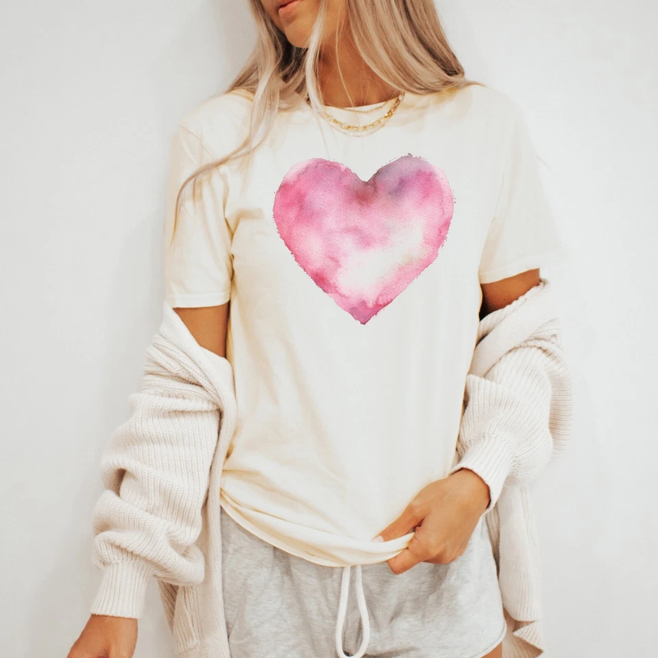 Camiseta Acuarela Rosa Corazón Gráfico Suave Pastel Amor Arte Unisex Camiseta Foto 3 de 4