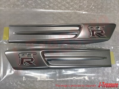 NISSAN GT-R R35 Genuine Front Side Fender Pure Emblem Silver Right
