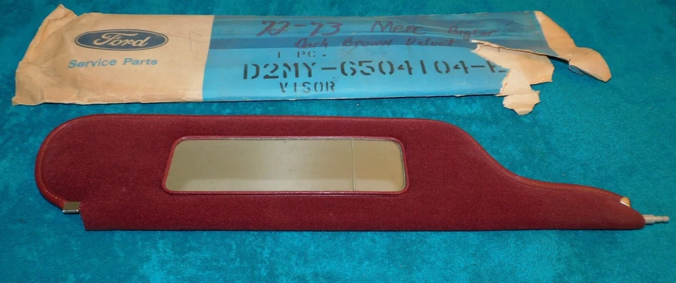 Mercury Monterey 1972 personalizado Marquis Brougham nuevo de colección rojo oscuro terciopelo derecho parasol Foto 3 de 4