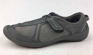 clarks asney slip on