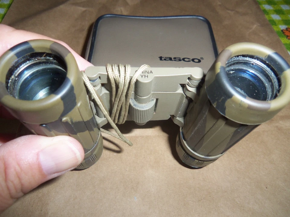 PRISMÁTICOS BLINDADOS DE GOMA Tasco CAMO 8x21 Optics 165BCR 383 ft/1000 yardas 129 M/1000 m Foto 2 de 4