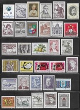 WC1_37. AUSTRIA. Beautiful lot of 1971-1973 stamps w. complete sets. Mint/Used